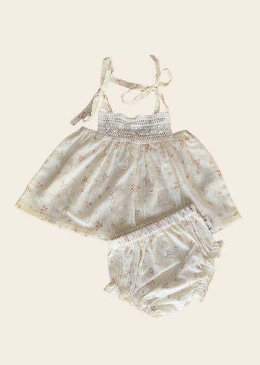 Conjunto Amatista Flores Beige