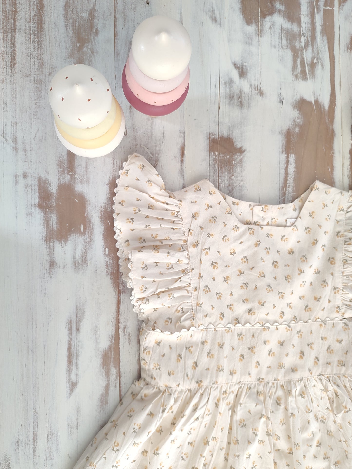 VESTIDO ELENA BEIGE FLORES AMARILLAS