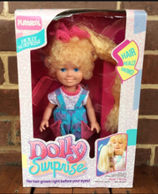 Cargar imagen en el visor de la galería, Holly Dolly Surprise Doll
