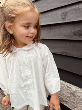 Cargar imagen en el visor de la galería, Blusa Margarita Blanca
