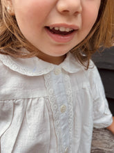 Cargar imagen en el visor de la galería, Blusa Margarita Blanca
