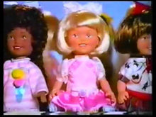Cargar y reproducir el video en el visor de la galería, Holly Dolly Surprise Doll
